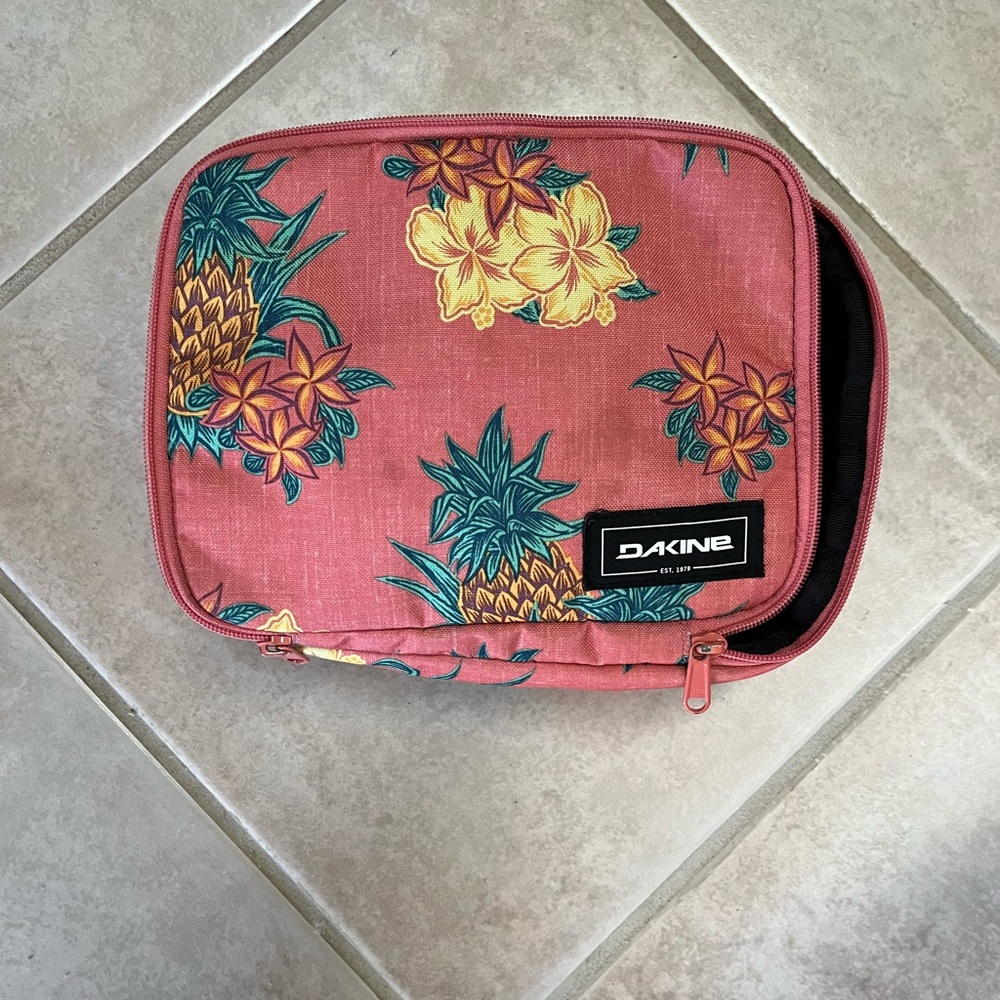 Dakine Lunchbox